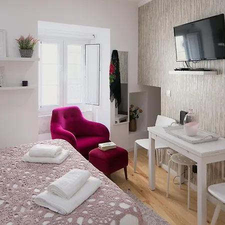 Apartment Traveling To - Mouraria